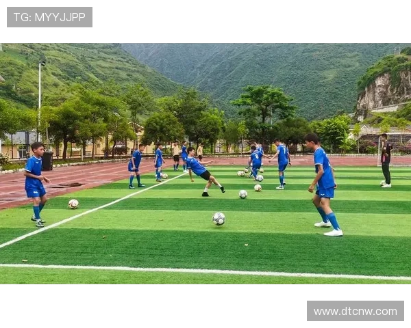 足球训练中的小组配合与团队意识