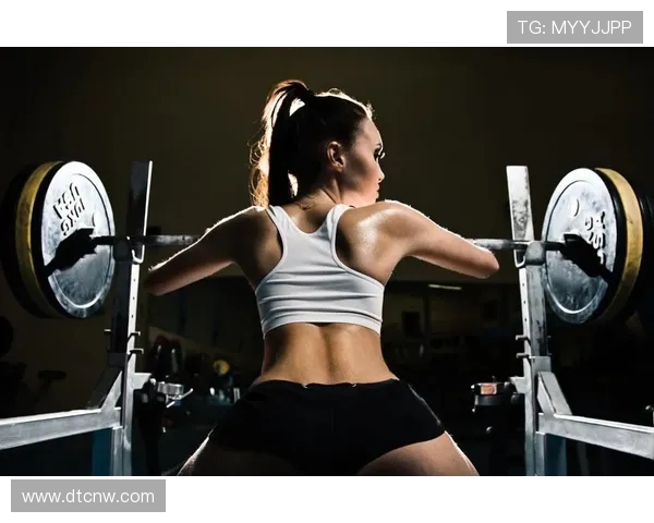 锻炼背部肌群的健身器材推荐及姿势指导