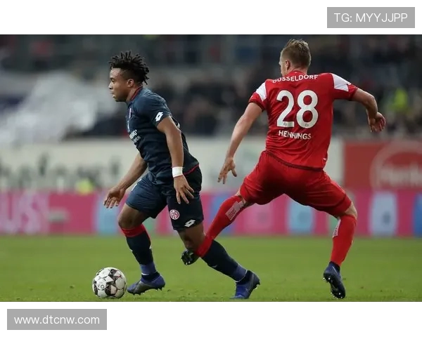 法甲进攻战术多样化趋势及球队应对措施